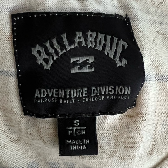 Billabong Men’s Crew Neck Short Sleeve Shirt With Abstract Stripes Small VGC - Picture 7 of 9